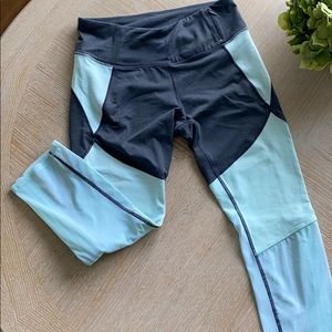 Calia by Carrie Underwood leggings